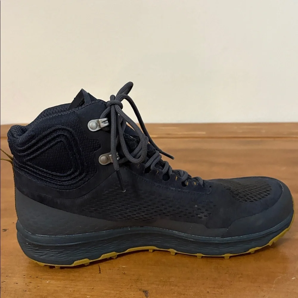 Vasque Breeze LT NTX Midtop Hiking Shoes Size 8.5
